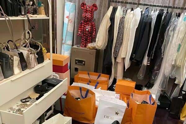 自贡市自流井回收一线品牌衣服